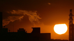 西新井橋から大室山頂の夕日