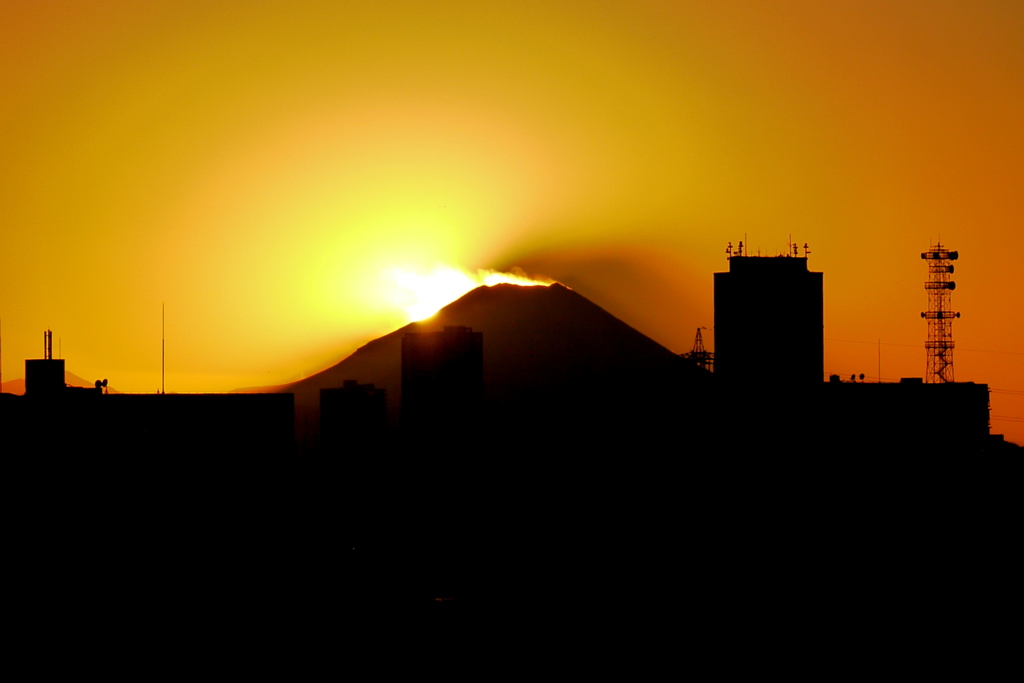 後2日かけて山頂に駆け上がる夕日