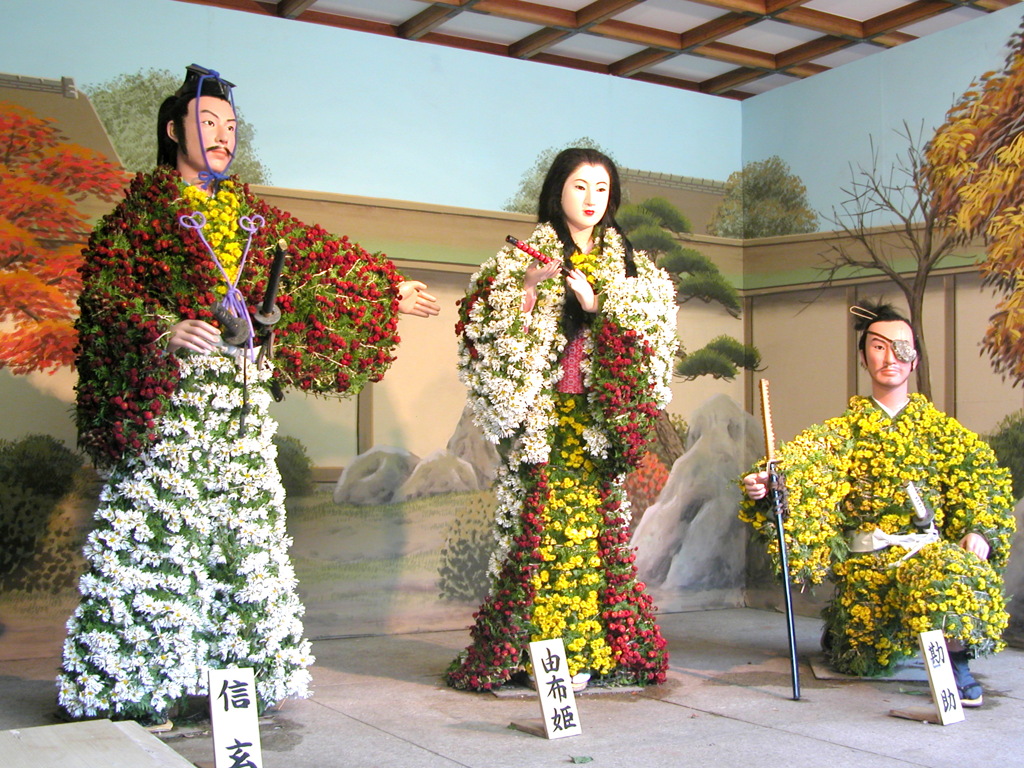 湯島天神の菊人形