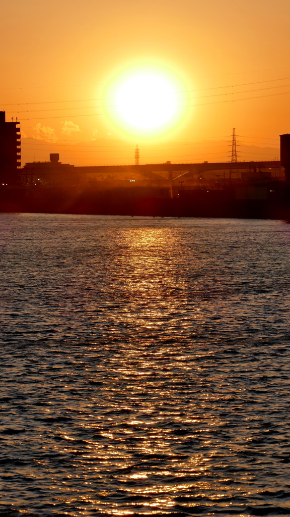 隅田川の晩春夕日