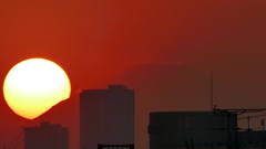 もや富士宝永の直ぐ上裾の夕日