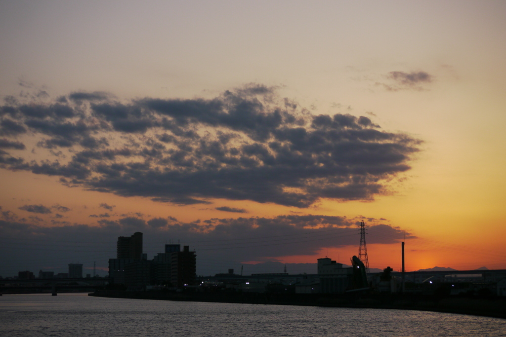 サンセット後の隅田川の夕焼け風景