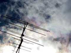 ２屋根上の彩雲