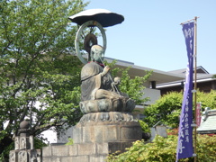 上野桜木の浄名院の江戸六地蔵（永代寺の廃寺による移設地蔵）