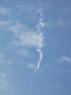 乱れた飛行機雲２