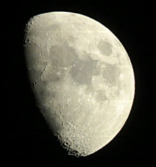 '22.12.02.17:08.の16枚を重ね画像処理した月