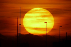 千住新橋から二子山の大きな夕日