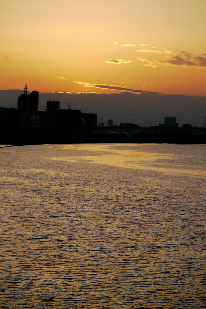 夕日は雲の中