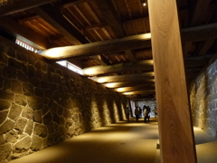 熊本城の偽の入り口のある石垣通路