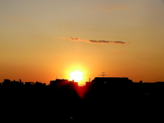 荒川土手から見える丹沢山系の夕日