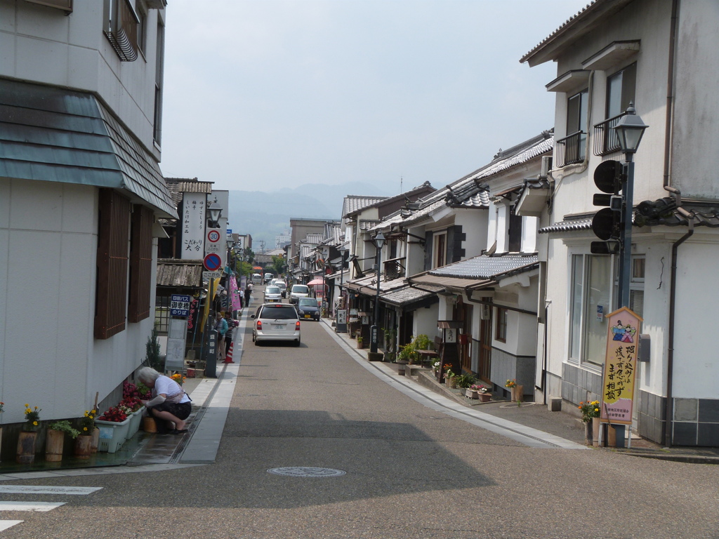 大分日田町の町並み先に山が見える