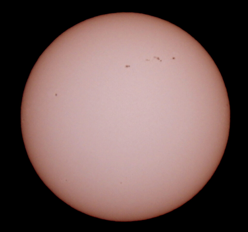 '22.12.26.10:49.の5枚を重ね画像処理した太陽面