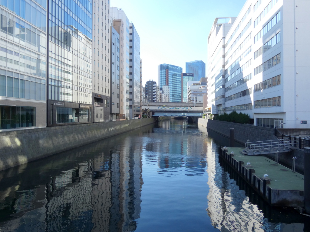 昭和道り(都内の日光街道)秋葉原駅の近くの神田川和泉橋～万世橋
