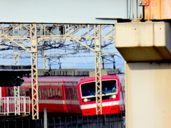 小菅駅に入る赤い東武伊勢崎線
