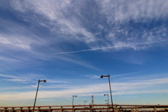 西新井橋から長～い飛行機雲