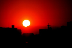 ’２３鏡開きの日千住新橋から丹沢山系に接触する夕日