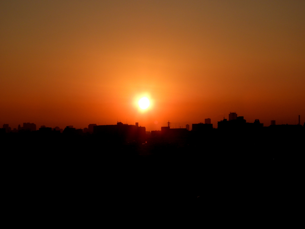 ’23新年の千住新橋から薄靄の夕日