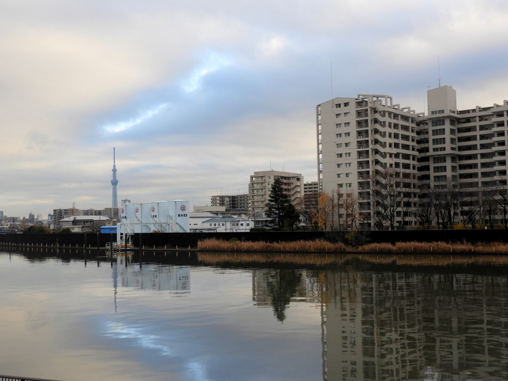 隅田川の雲の晴れ間