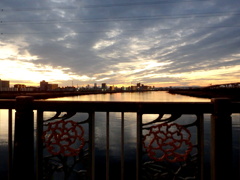 西新井橋から荒川上流の夕方の風景