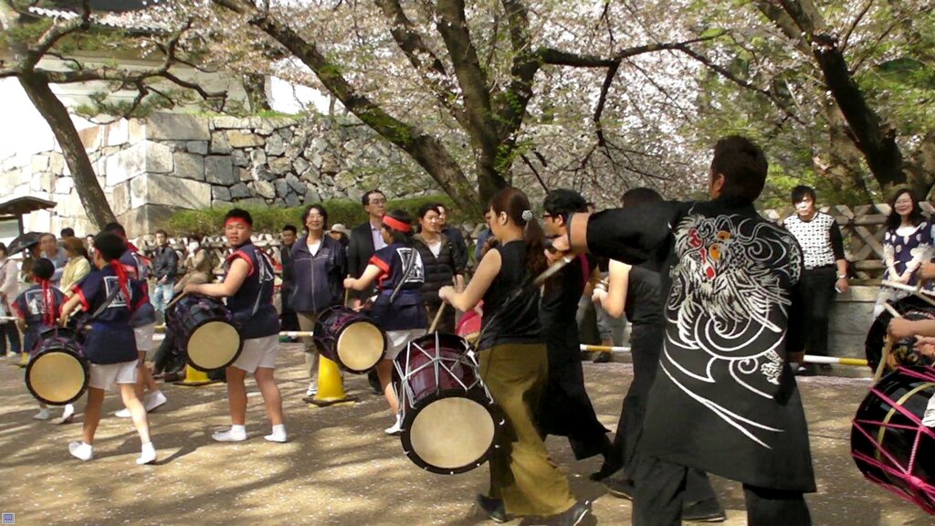 名古屋城の大手門に向かう