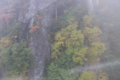 崖になってる前の山の層雲