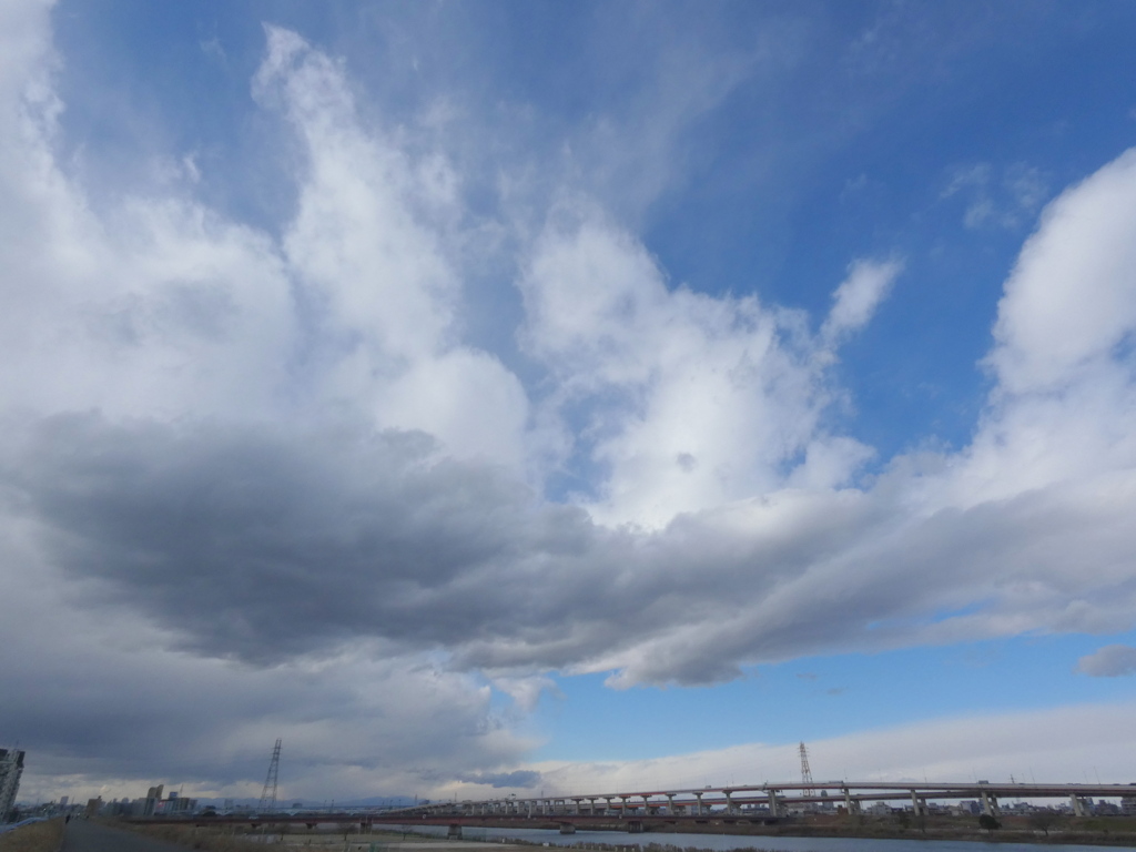 '21の大晦日の荒川上流からの大きな雲