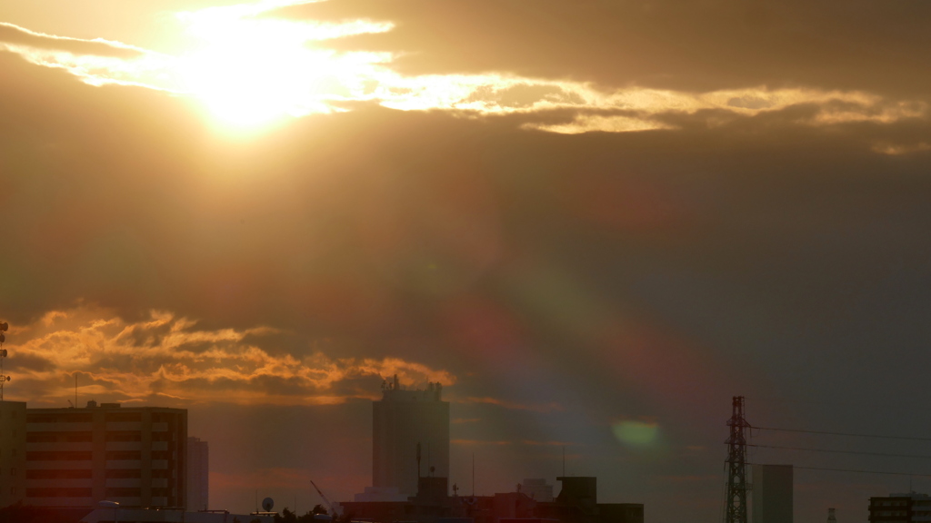 サンシャインビル上空の夕日