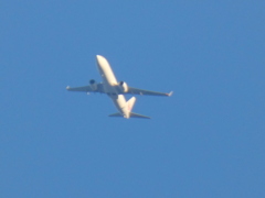 西新井橋の南から北に向かった飛行機
