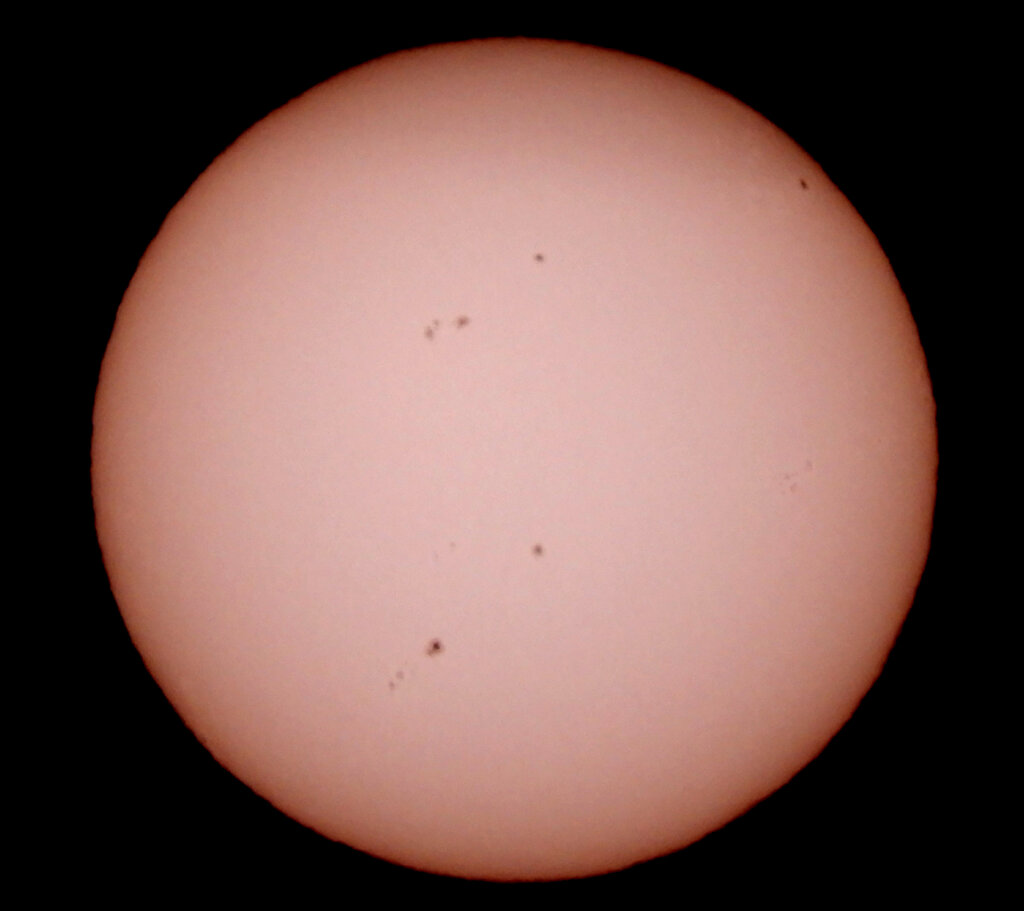 '22.12.14.10:55.の5枚を重ね画像処理した太陽面