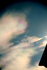 ２屋根上の彩雲