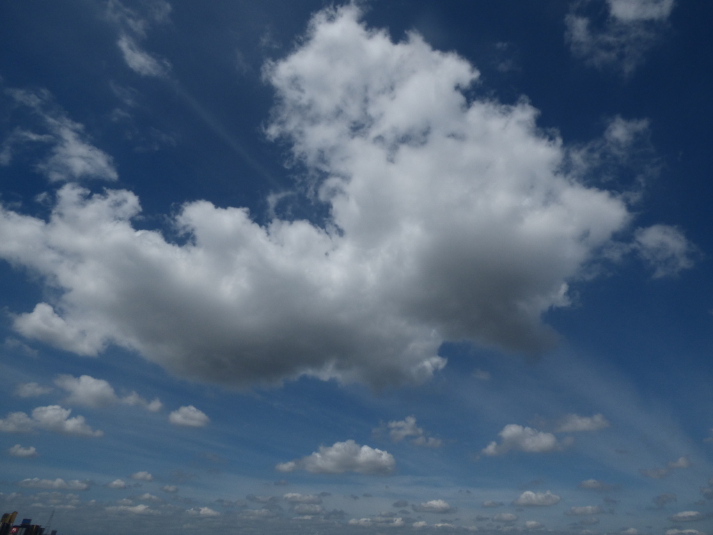 荒川の上の大積雲