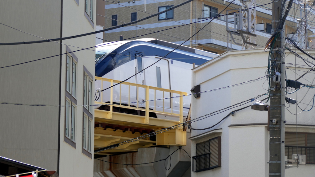 路地の京成線