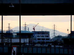 荒川土手の赤城山の黒桧山