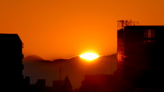 丹沢荒川土手から塔ノ岳の右に入る夕日