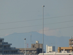 赤い雲被る日光女峰山