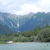 上高地大正池から穂高連峰を望む