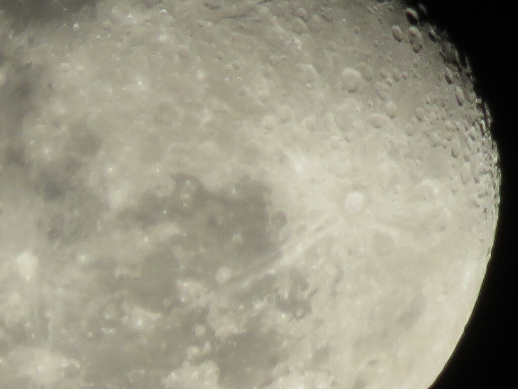 '21.1.02.23:59の月面のチコブラーエ・クレーター