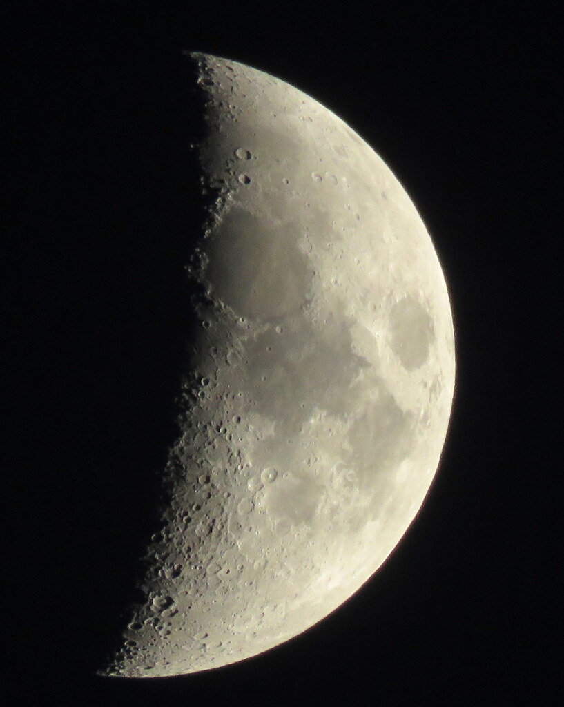 '22.10.02.17:50.の月齢6.2の月