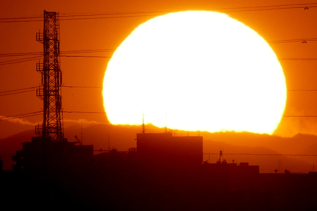 大きな夕日