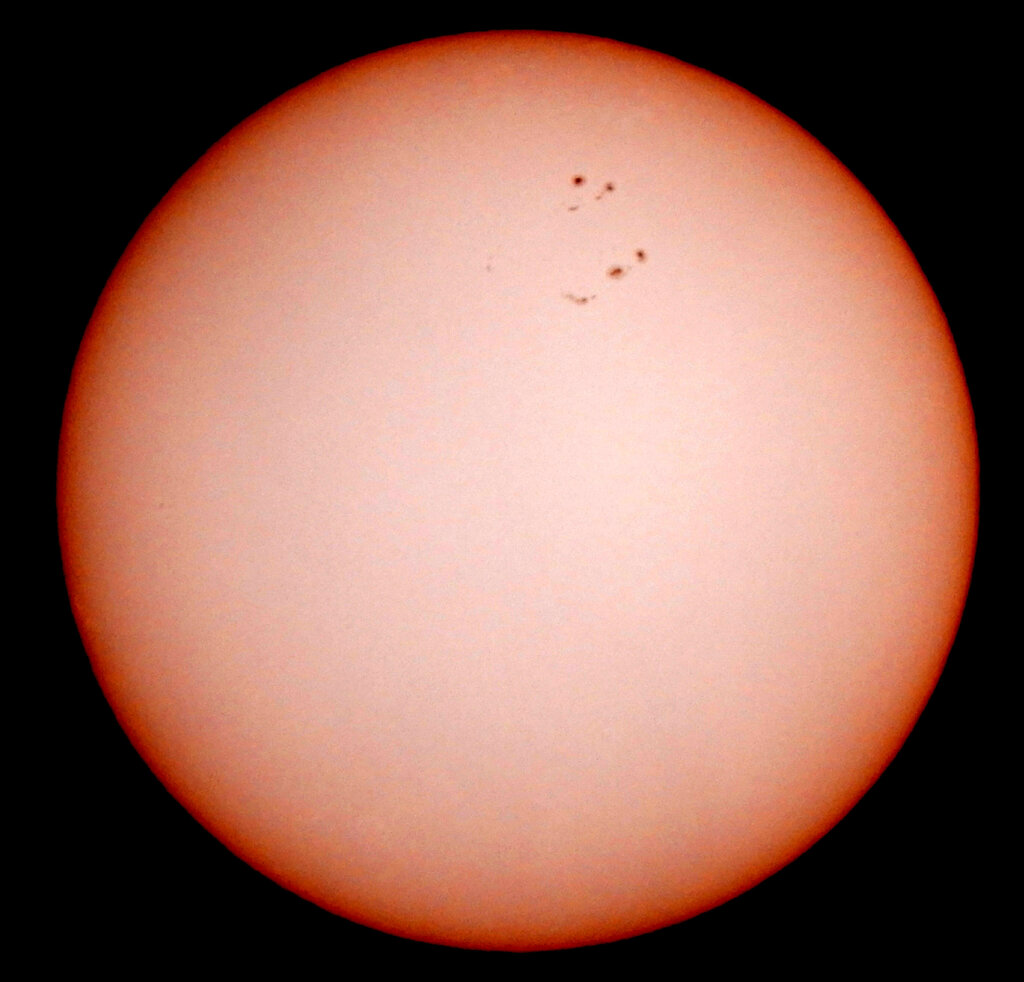 '22.11.13.10:13.の5枚を画像処理をした太陽面（薄い層雲）