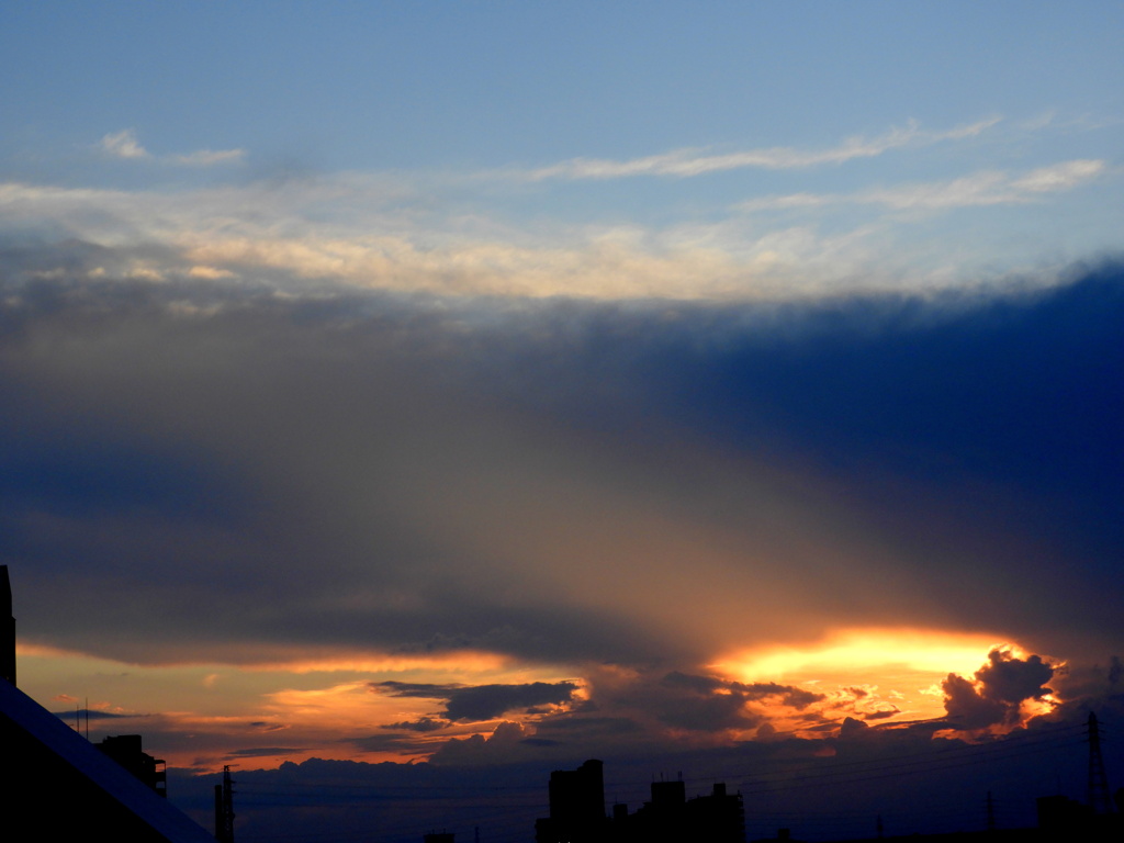 尾竹橋から夕日光を放射する夕日