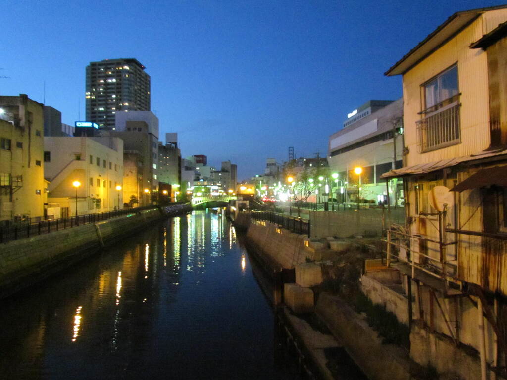 宿泊した名古屋の枇杷島のかわの夜景