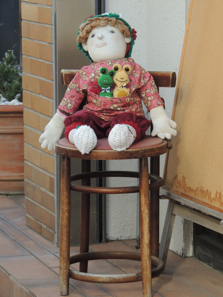 東京のあるモールの手作り人形