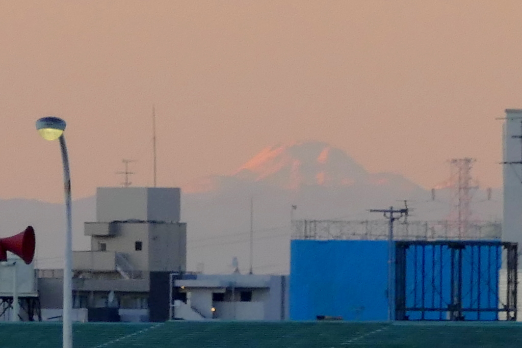 富士山からの西日の日光奥白根山
