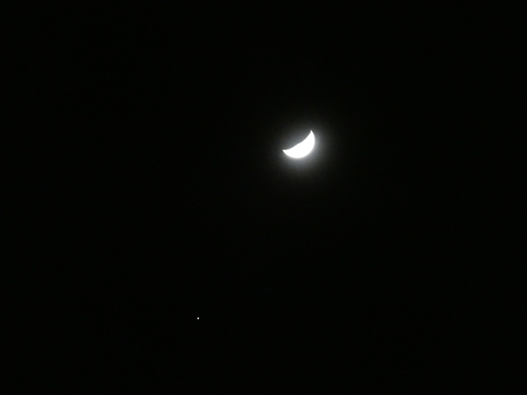 4k連写の夕方の月と木星