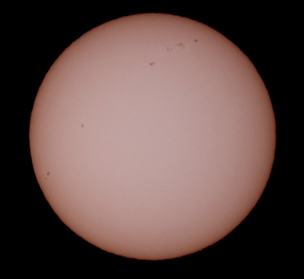 '22.12.27.09:22.の5枚を重ね画像処理した太陽面