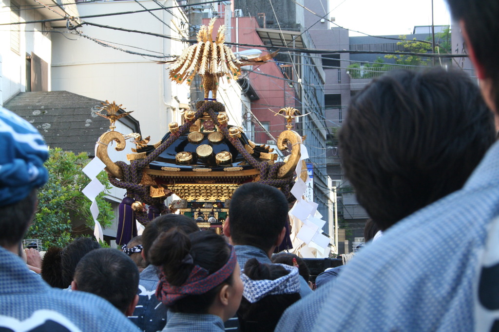 三社祭の日だった