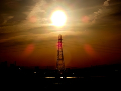 鉄塔上の夕日