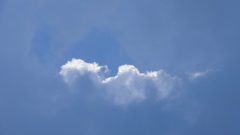 曇り雲のホール