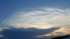 隅田川西の雲